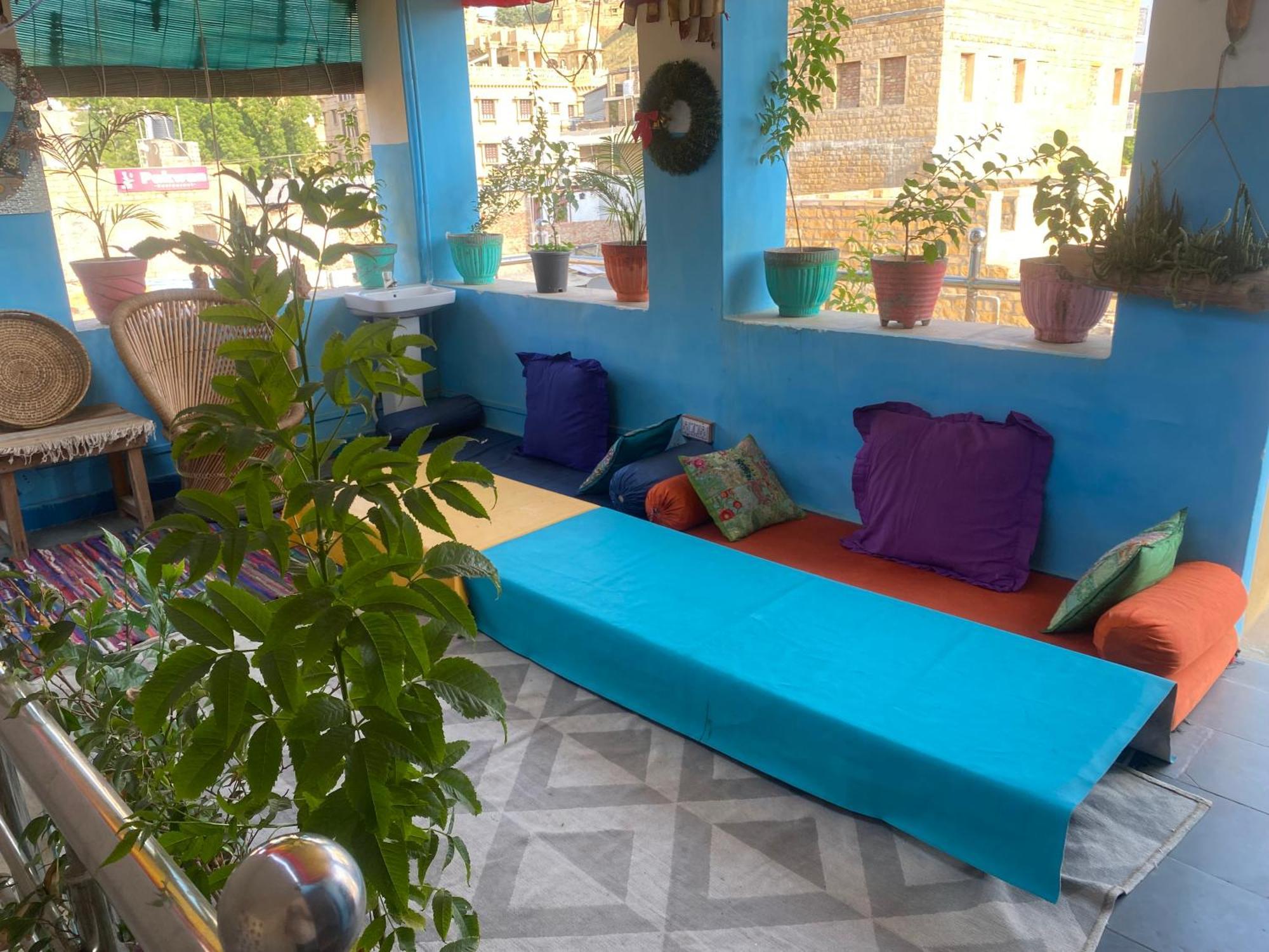 Blue Eye Hostel Dzsaiszalmer Kültér fotó