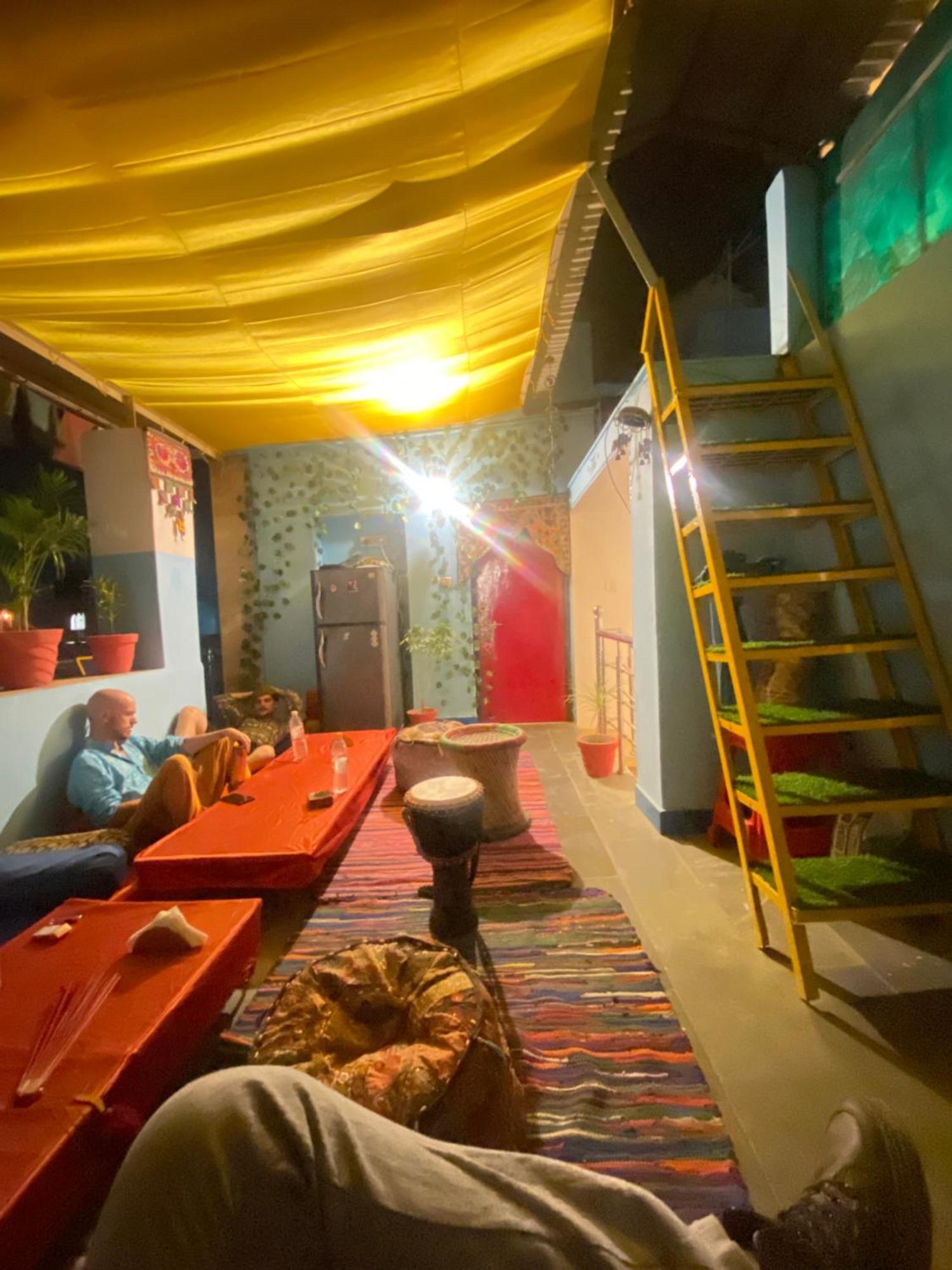 Blue Eye Hostel Dzsaiszalmer Kültér fotó